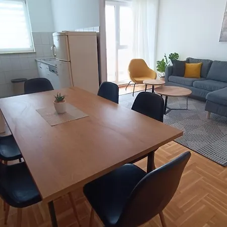 Apartament Apartman Adela