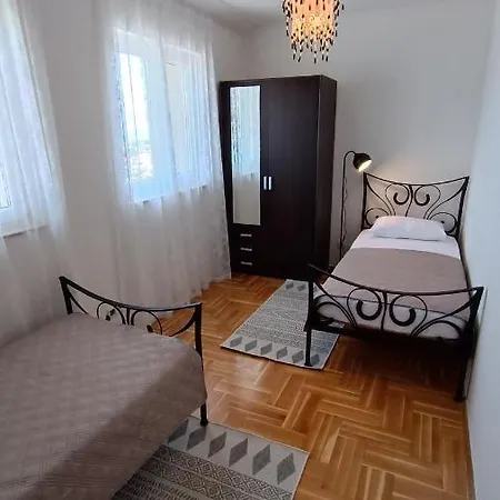 Apartman Adela Apartamento *