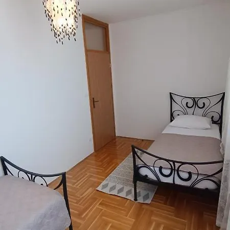 Apartman Adela